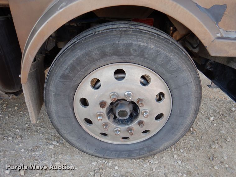 image for item DQ1870 2004 Western Star 4900FA  semi truck