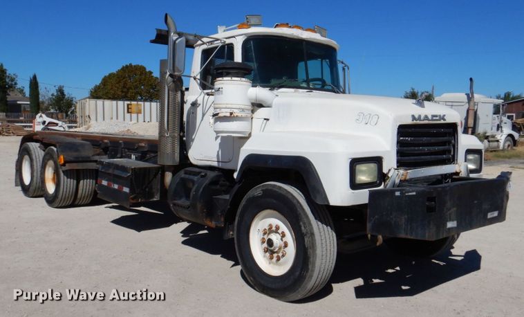image for item DQ1871 1999 Mack RD688S  roll-off container truck