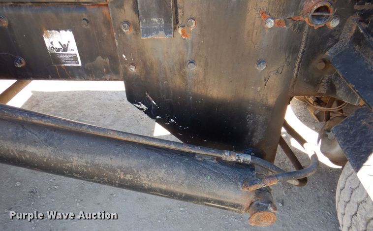 image for item DQ1871 1999 Mack RD688S  roll-off container truck