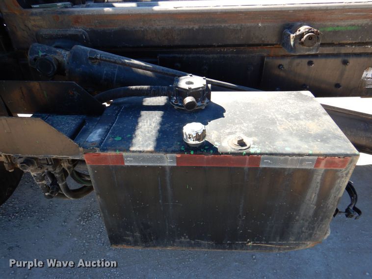 image for item DQ1871 1999 Mack RD688S  roll-off container truck