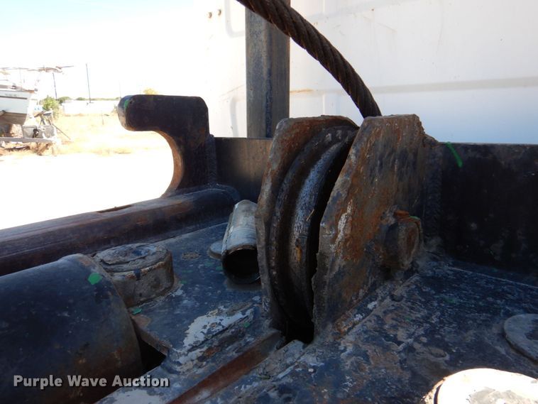 image for item DQ1871 1999 Mack RD688S  roll-off container truck