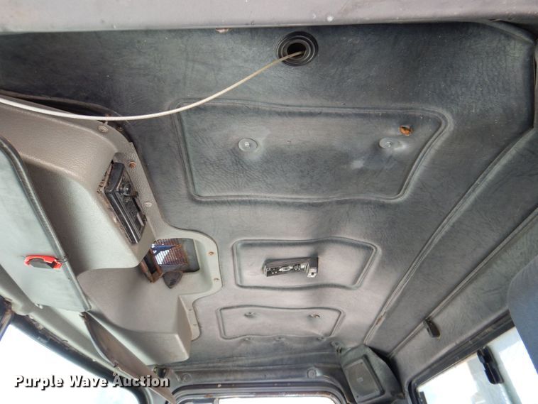 image for item DQ1871 1999 Mack RD688S  roll-off container truck