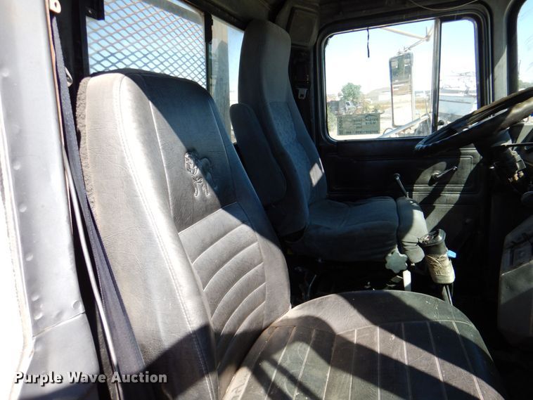 image for item DQ1871 1999 Mack RD688S  roll-off container truck