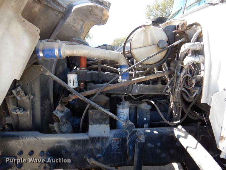 image for item DQ1871 1999 Mack RD688S  roll-off container truck