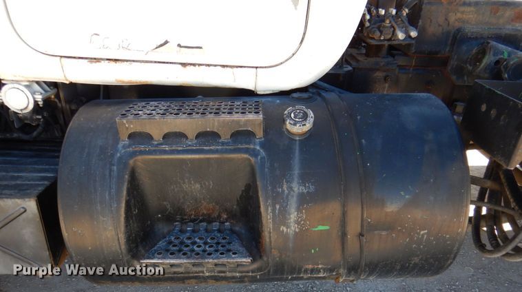 image for item DQ1871 1999 Mack RD688S  roll-off container truck