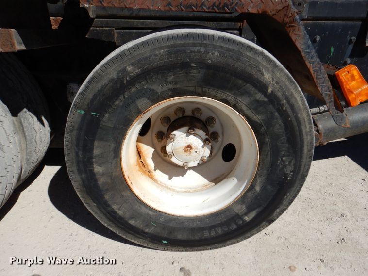 image for item DQ1871 1999 Mack RD688S  roll-off container truck