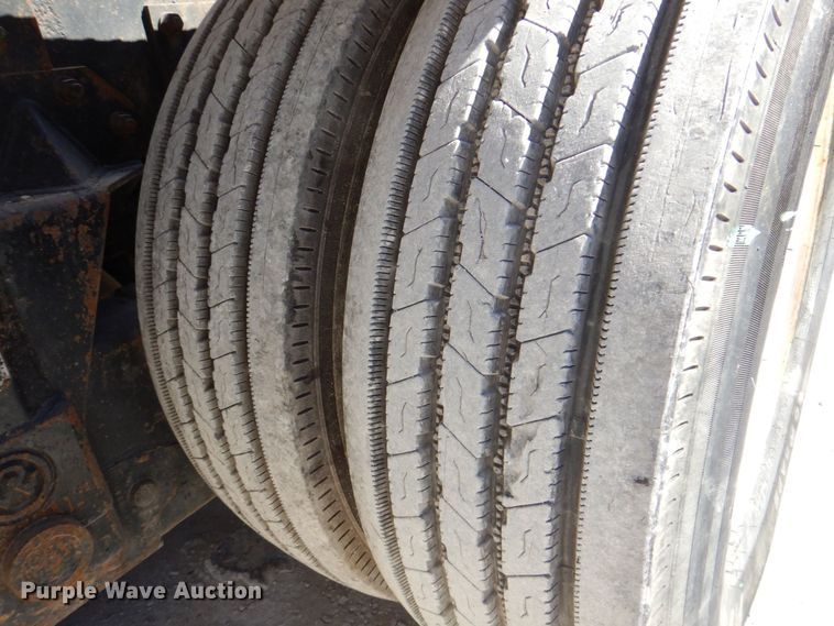 image for item DQ1871 1999 Mack RD688S  roll-off container truck