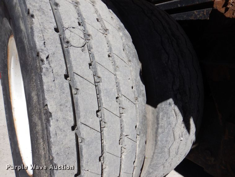 image for item DQ1871 1999 Mack RD688S  roll-off container truck