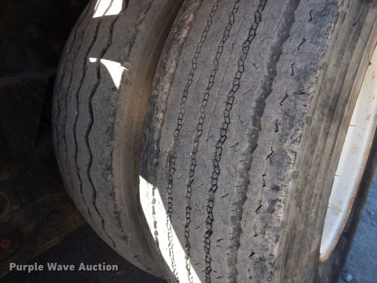 image for item DQ1871 1999 Mack RD688S  roll-off container truck