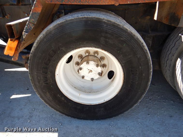 image for item DQ1871 1999 Mack RD688S  roll-off container truck