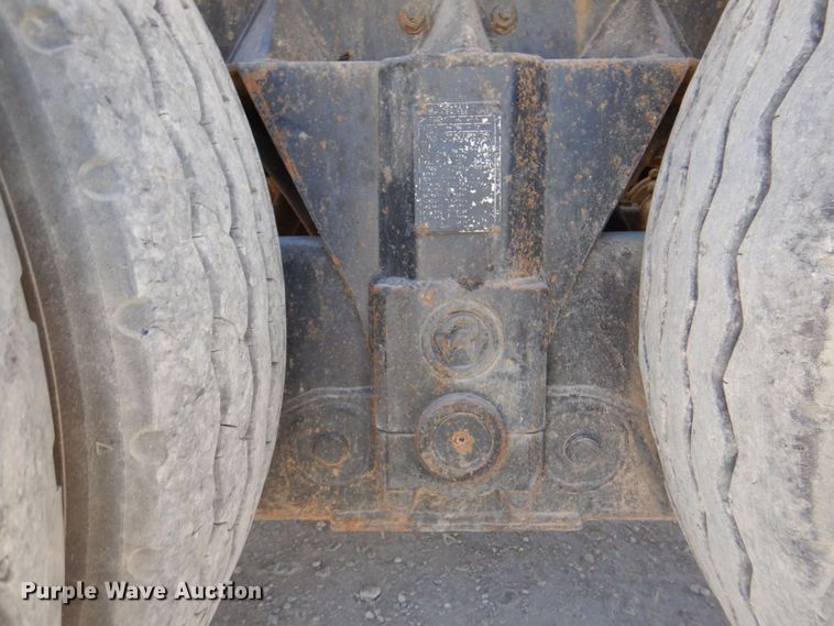 image for item DQ1871 1999 Mack RD688S  roll-off container truck