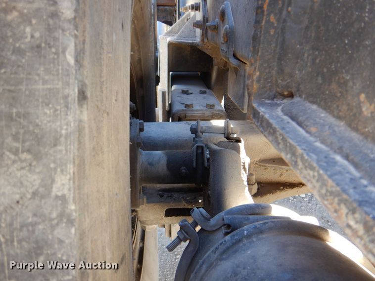 image for item DQ1871 1999 Mack RD688S  roll-off container truck