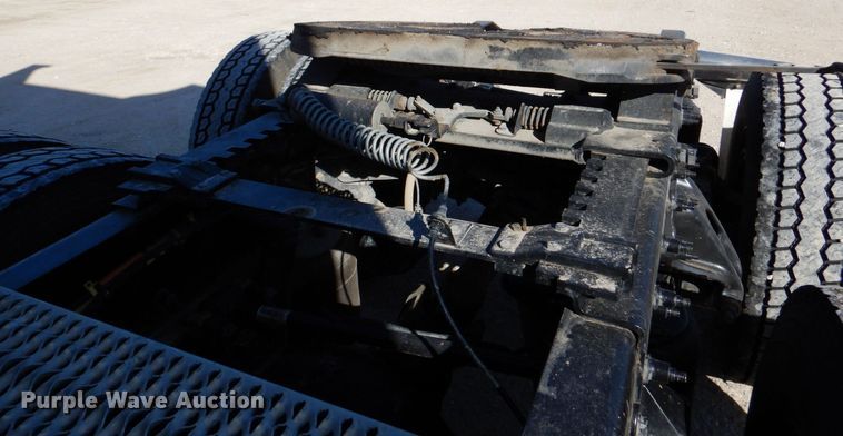 image for item DQ1878 2019 Peterbilt 579  semi truck