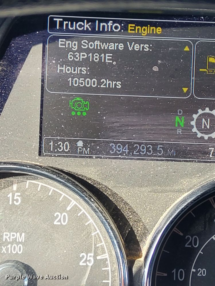 image for item DQ1878 2019 Peterbilt 579  semi truck