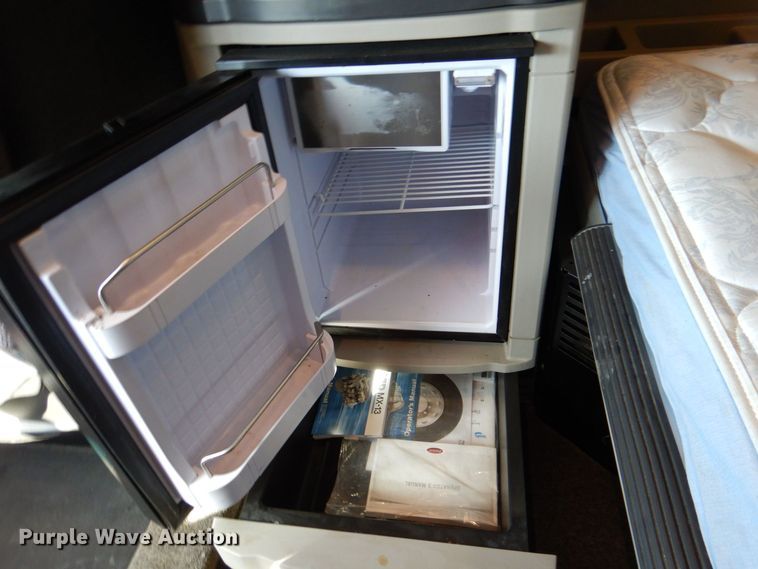 image for item DQ1878 2019 Peterbilt 579  semi truck