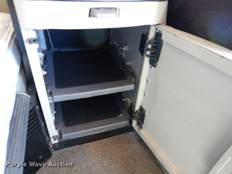 image for item DQ1878 2019 Peterbilt 579  semi truck