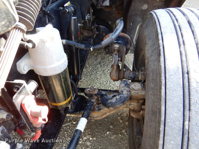 image for item DQ1878 2019 Peterbilt 579  semi truck