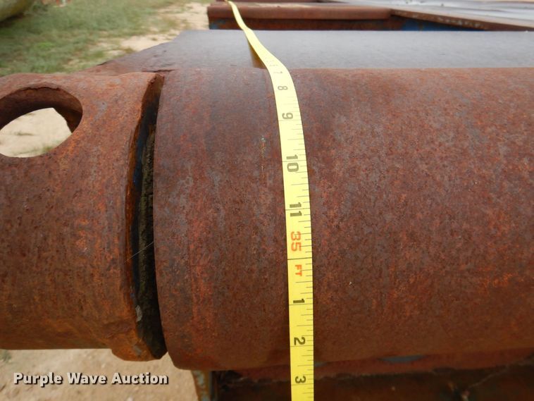 image for item DQ1882 1983 Aztec  oilfield trailer