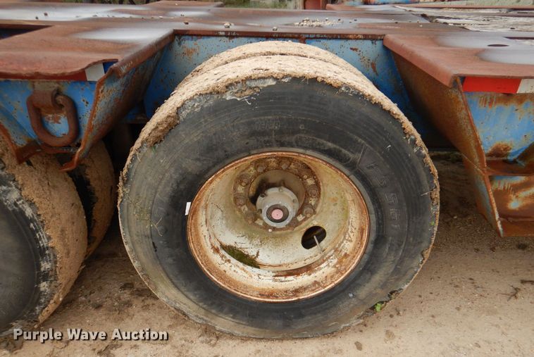 image for item DQ1882 1983 Aztec  oilfield trailer