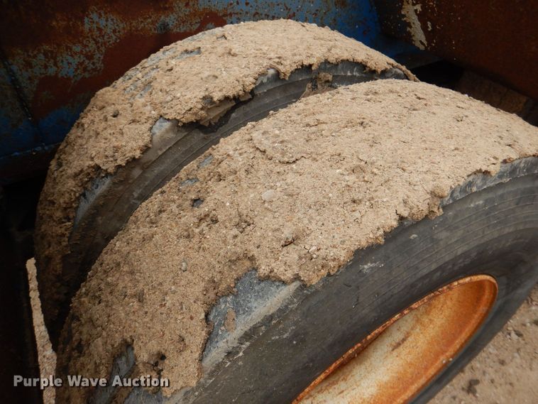 image for item DQ1882 1983 Aztec  oilfield trailer