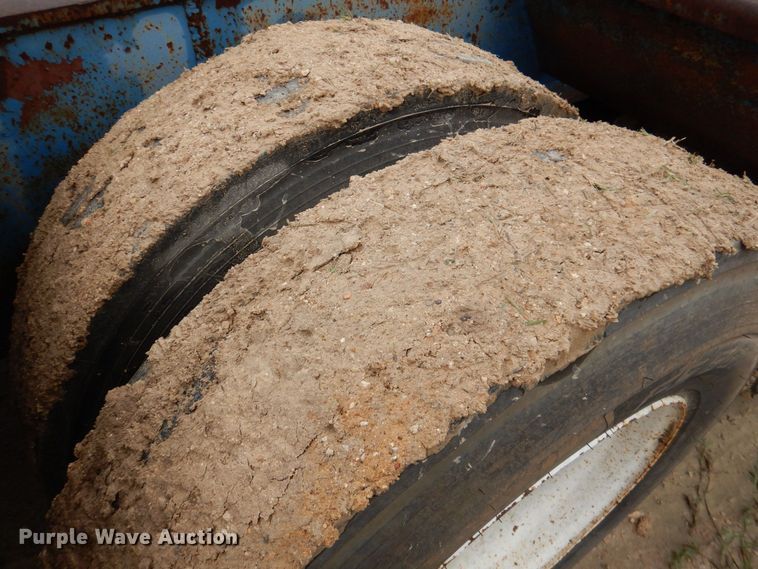 image for item DQ1882 1983 Aztec  oilfield trailer