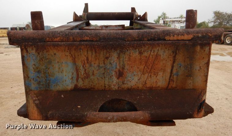 image for item DQ1883 1981 Aztec  oilfield trailer