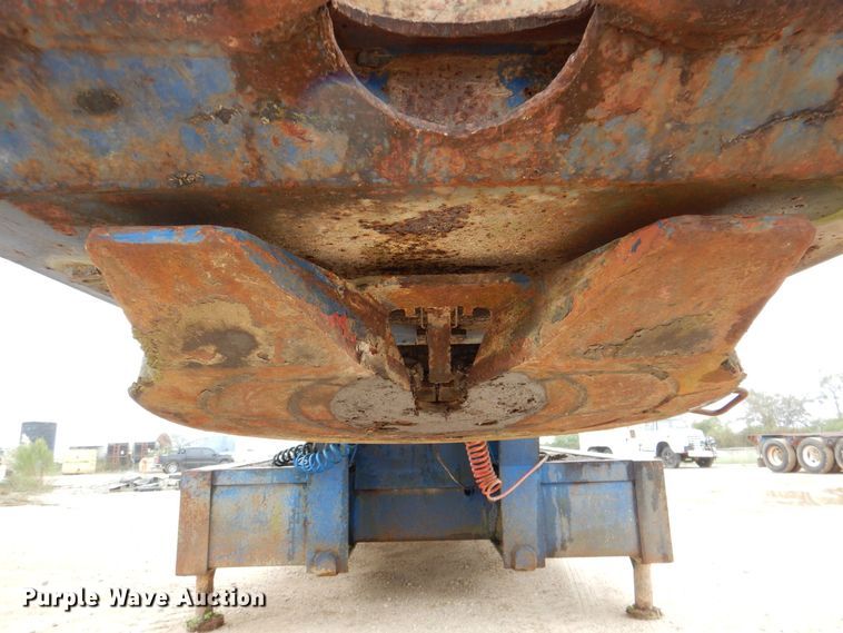 image for item DQ1883 1981 Aztec  oilfield trailer