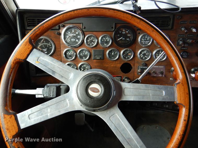 image for item DR2025 1996 Peterbilt 379  semi truck