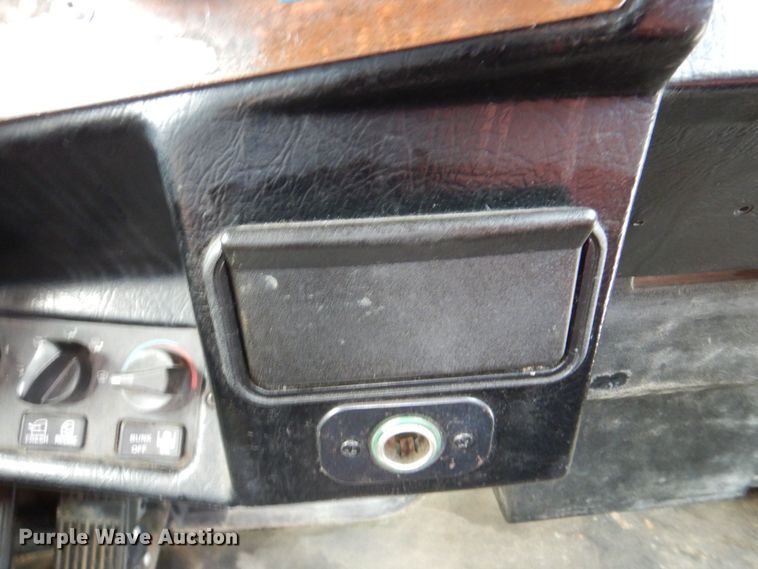 image for item DR2025 1996 Peterbilt 379  semi truck