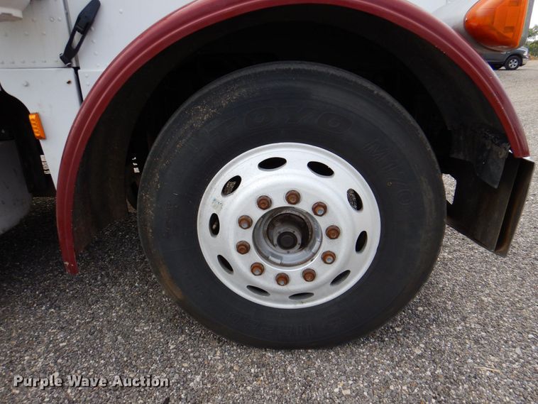 image for item DR2025 1996 Peterbilt 379  semi truck