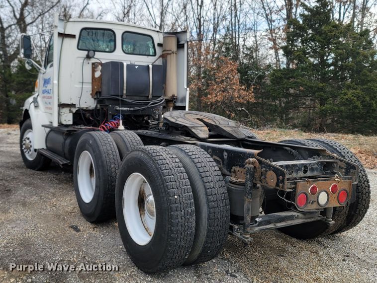 image for item DR3358 1997 Ford Aeromax L9000  semi truck