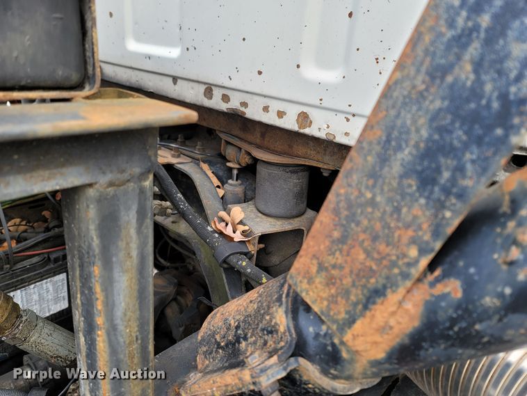 image for item DR3358 1997 Ford Aeromax L9000  semi truck