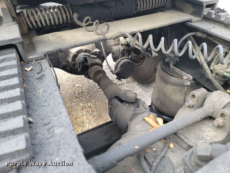 image for item DR3358 1997 Ford Aeromax L9000  semi truck