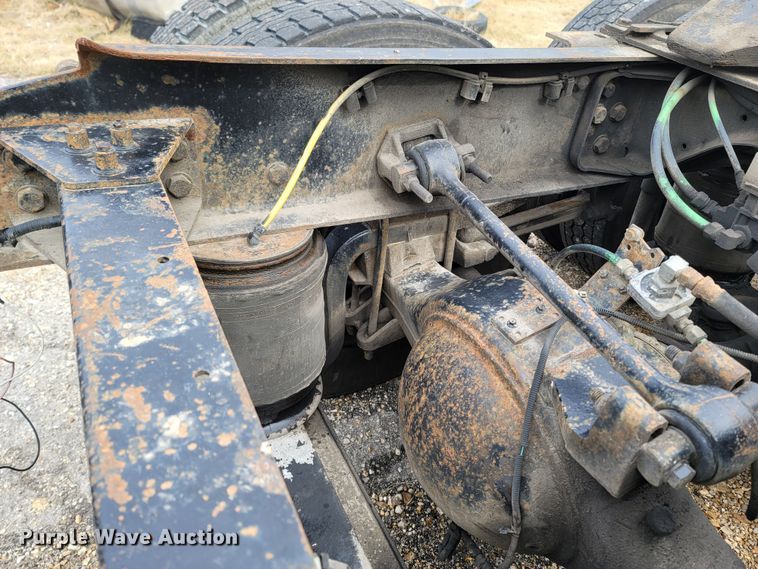 image for item DR3358 1997 Ford Aeromax L9000  semi truck