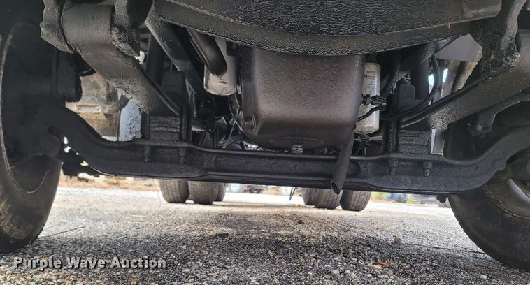 image for item DR3358 1997 Ford Aeromax L9000  semi truck