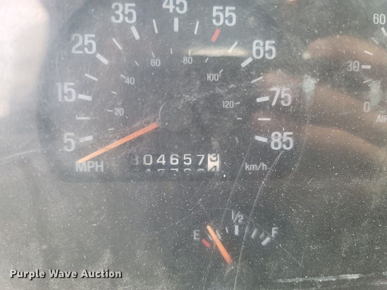 image for item DR3358 1997 Ford Aeromax L9000  semi truck