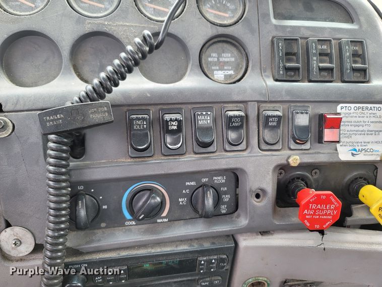 image for item DR3358 1997 Ford Aeromax L9000  semi truck