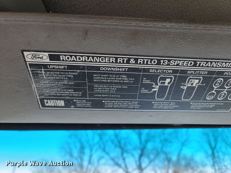 image for item DR3358 1997 Ford Aeromax L9000  semi truck