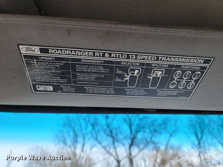 image for item DR3358 1997 Ford Aeromax L9000  semi truck