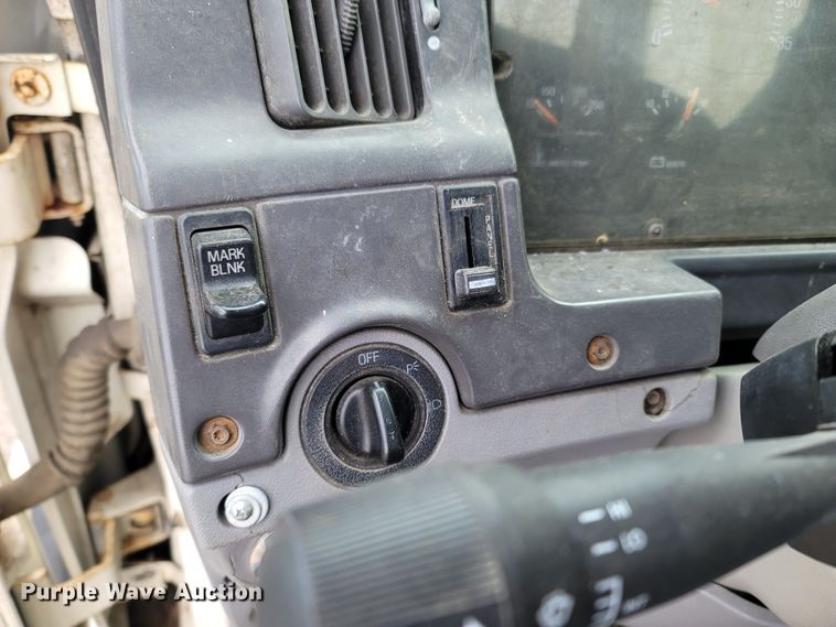 image for item DR3358 1997 Ford Aeromax L9000  semi truck