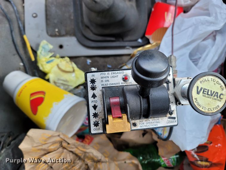 image for item DR3358 1997 Ford Aeromax L9000  semi truck