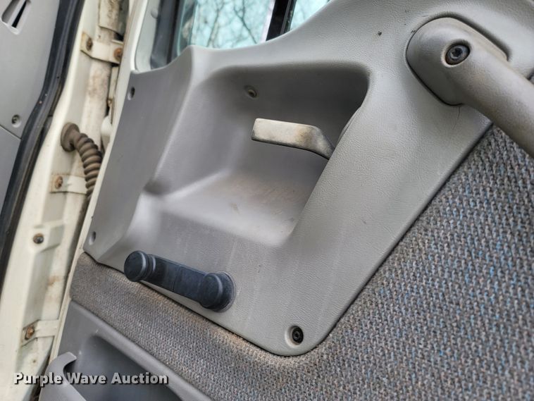 image for item DR3358 1997 Ford Aeromax L9000  semi truck