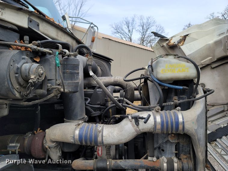 image for item DR3358 1997 Ford Aeromax L9000  semi truck