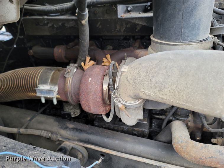 image for item DR3358 1997 Ford Aeromax L9000  semi truck