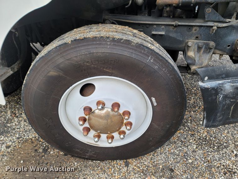 image for item DR3358 1997 Ford Aeromax L9000  semi truck