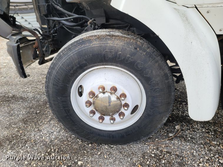 image for item DR3358 1997 Ford Aeromax L9000  semi truck