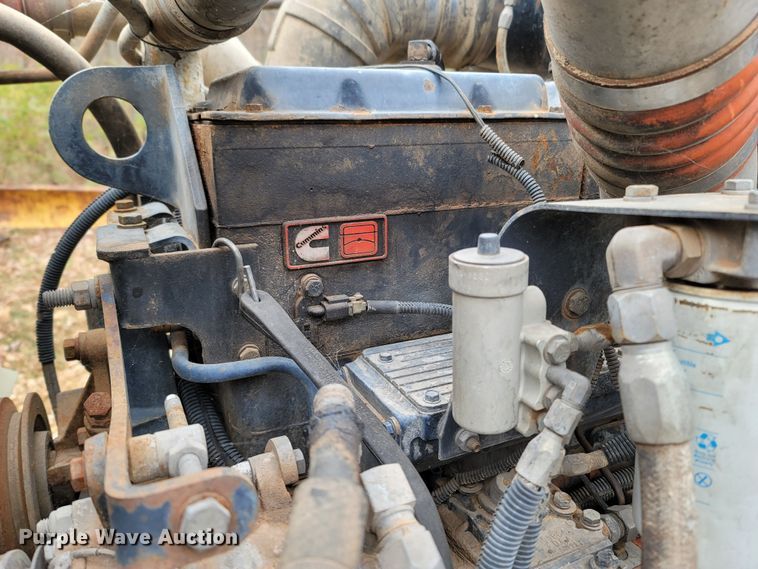 image for item DR3359 1992 Peterbilt 378  truck cab and chassis