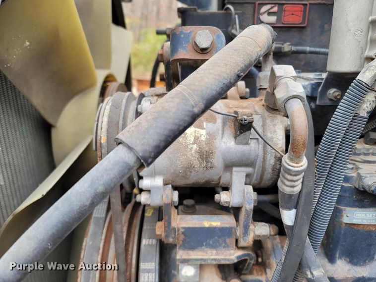 image for item DR3359 1992 Peterbilt 378  truck cab and chassis