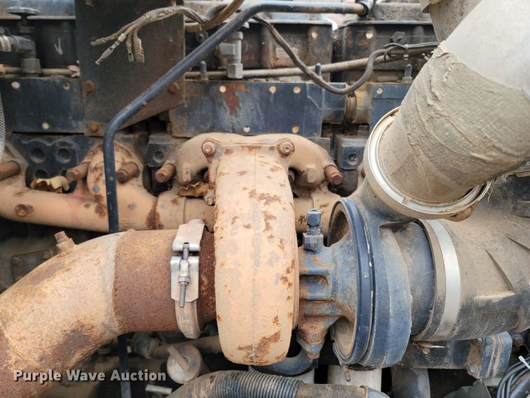 image for item DR3359 1992 Peterbilt 378  truck cab and chassis