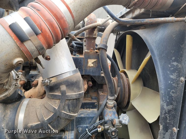 image for item DR3359 1992 Peterbilt 378  truck cab and chassis